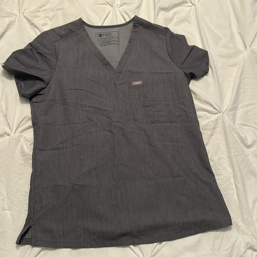 FIGS Catarina one pocket scrub top- graphite